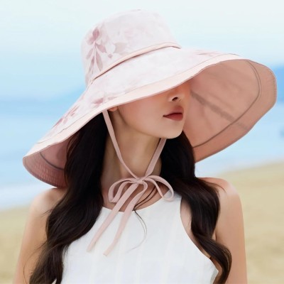 Reversible wide brim sun hat for women with UV protection, foldable and packable for beach