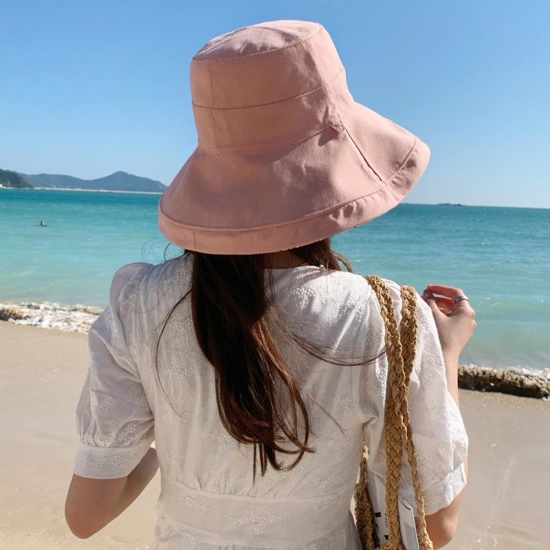 Women's Floral Wide Brim Sun Hat Women's reversible floral wide brim sun hat with UV protection for beach and travel